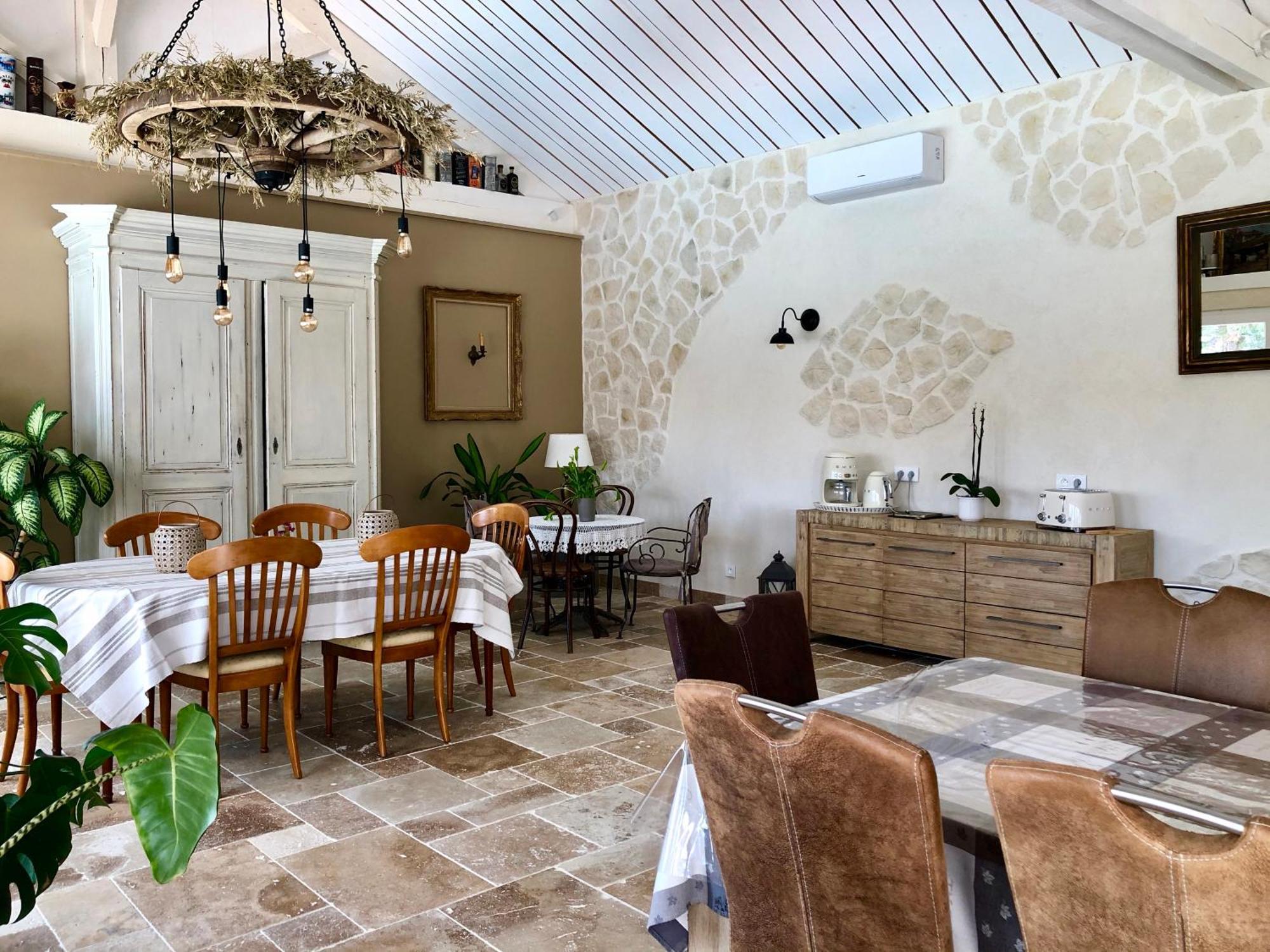 Le Clos Vitis Violes Exterior photo